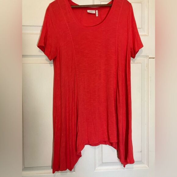 LOGO by Lori Goldstein Tops - Lori Goldman, asymmetrical shirt, perfect with leggings, excellent condition, S